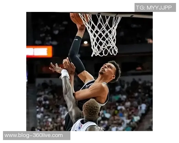 文班亚马场均20分10篮板3盖帽表现卓越新秀奖争夺已无悬念